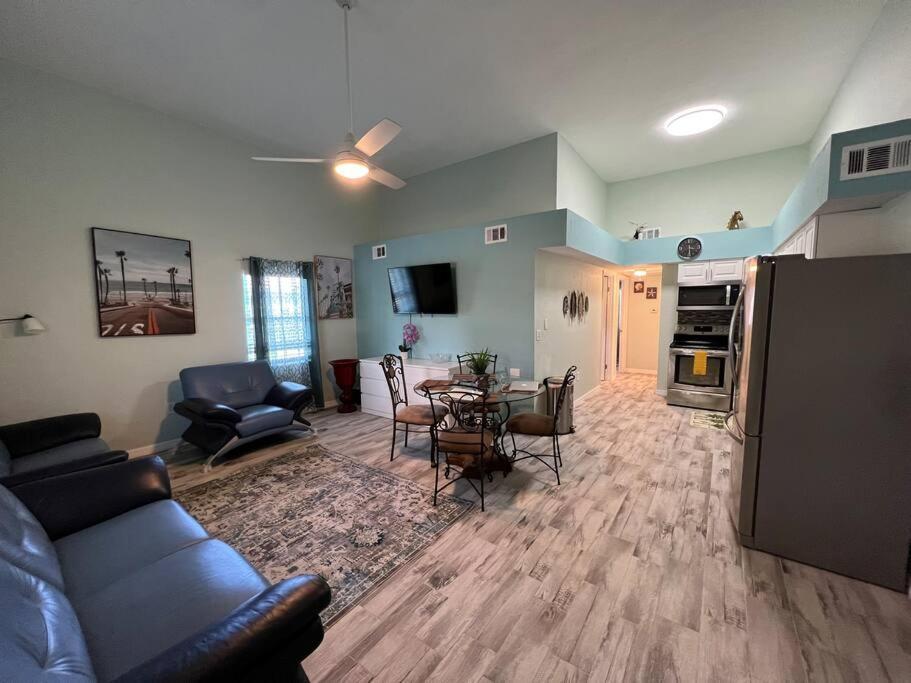 2 Bedroom 5 Min Manasota ,venice * Venice