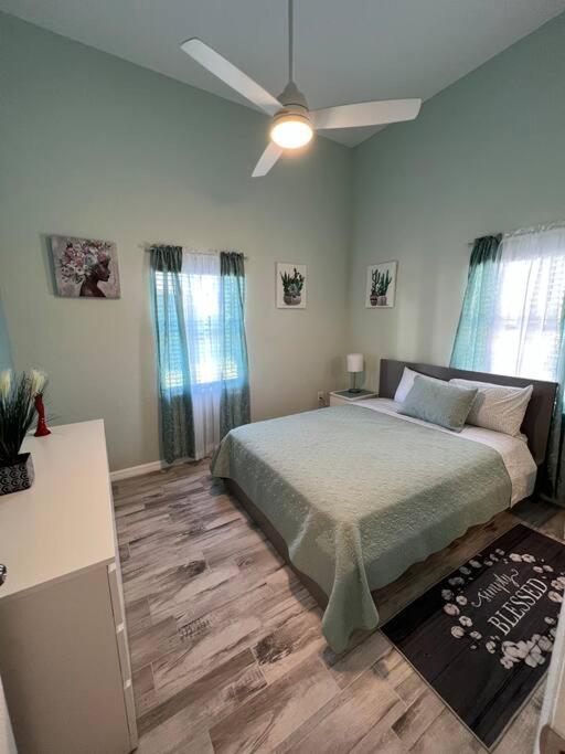 2 Bedroom 5 Min Manasota ,venice